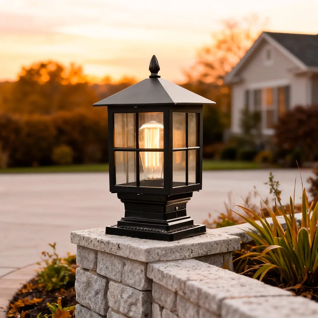 Black Aluminium Pillar Light