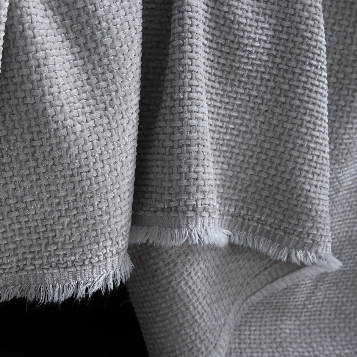 Classic Weave Patterned Sofa Throw