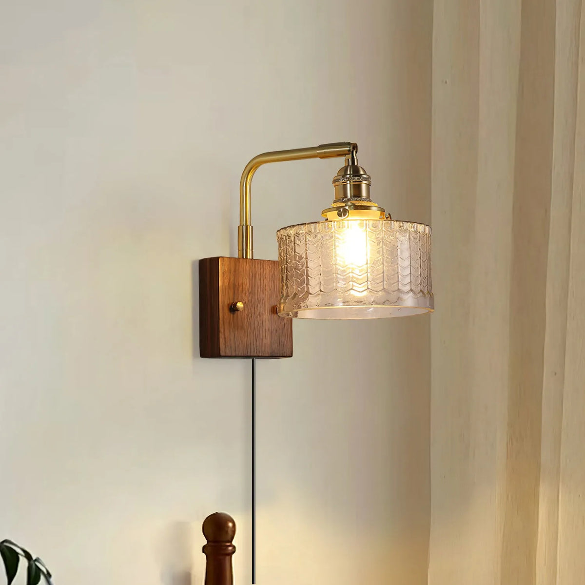 Fish Scale Glass Plug-In Wall Light