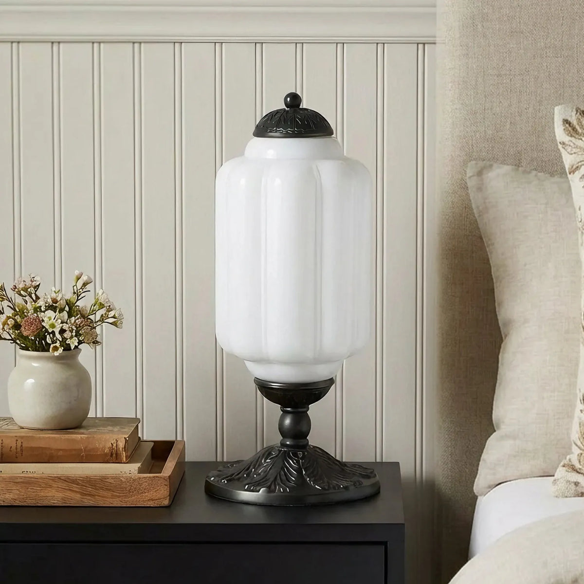 French Retro Petal Glass Lamp