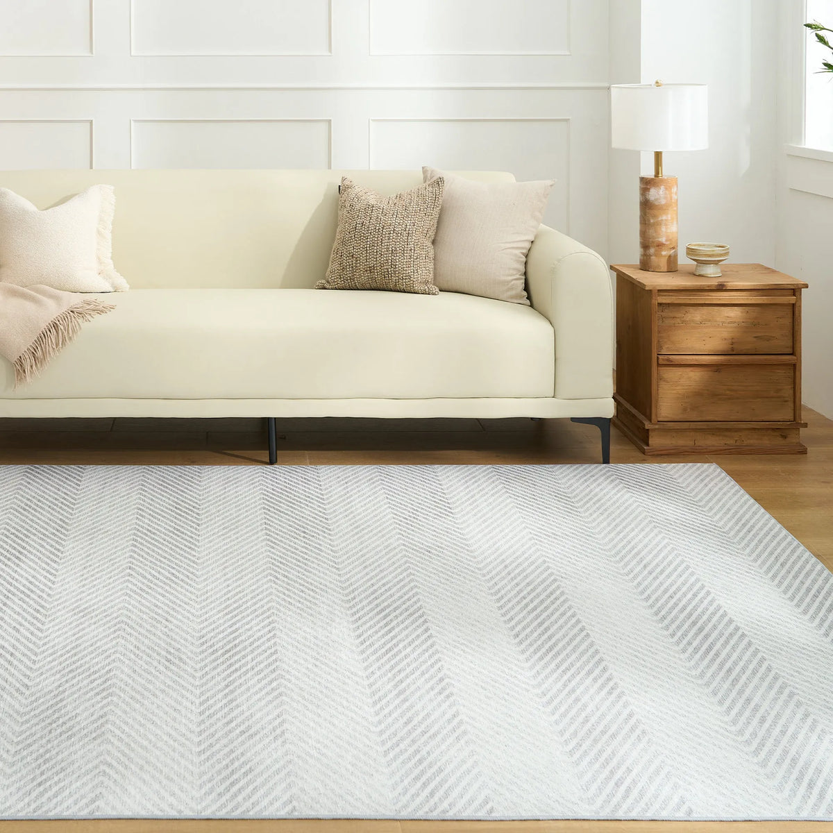 Monochrome Chevron Washable Rug