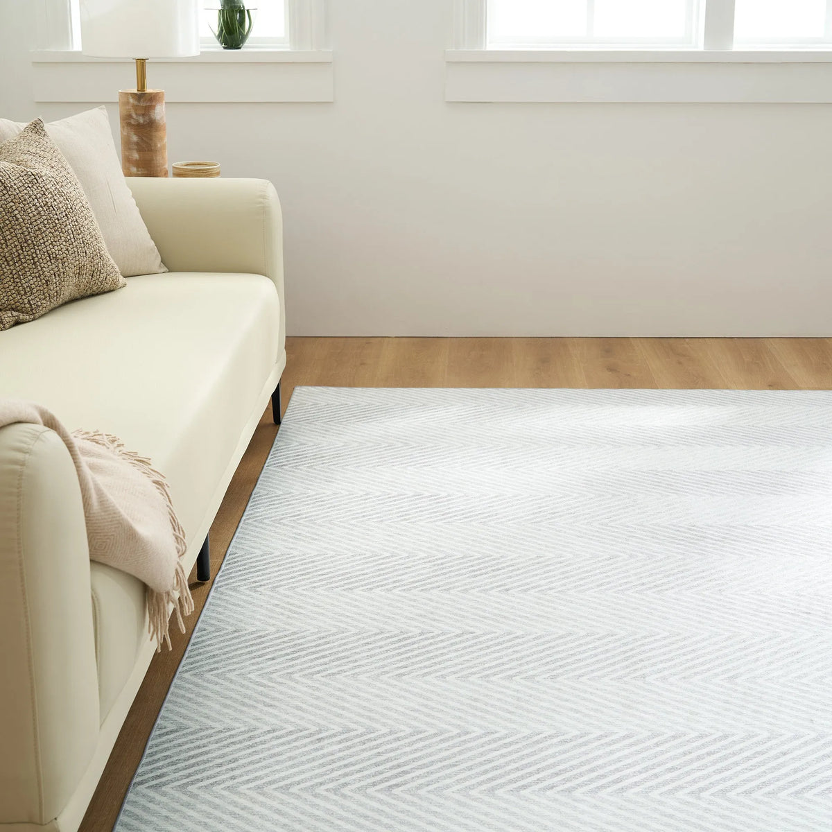 Monochrome Chevron Washable Rug