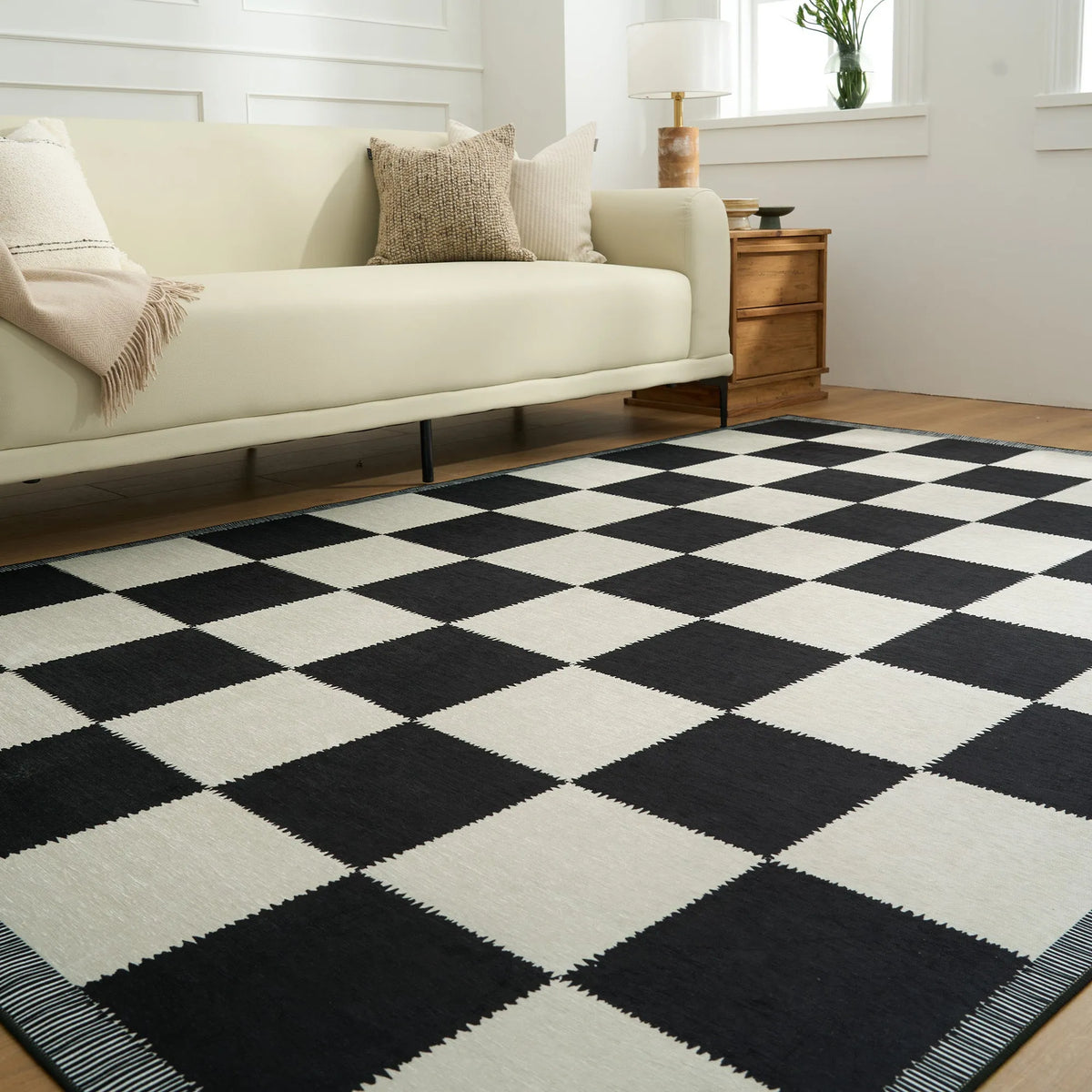 Noir Checkered Washable Rug
