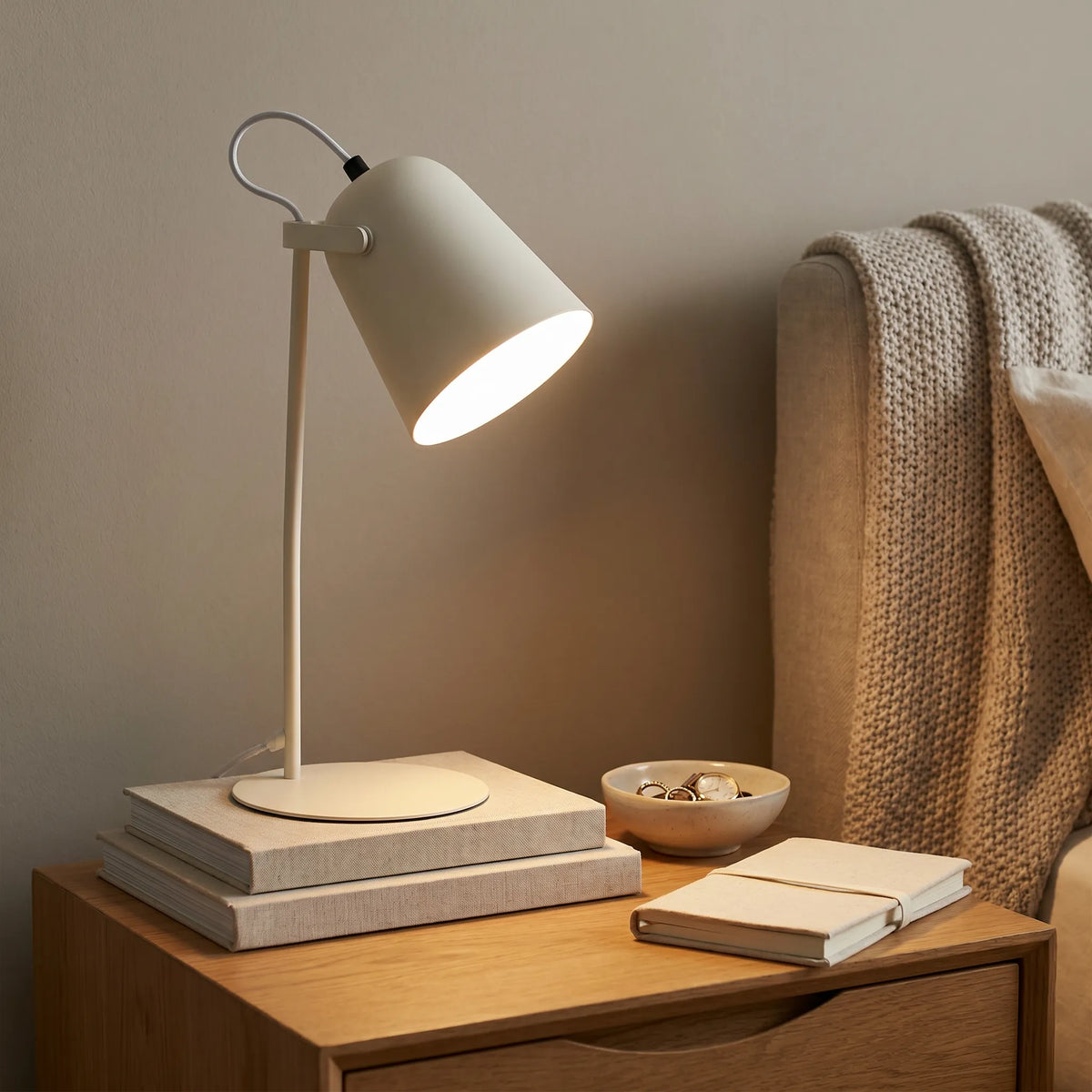 Nordic Bucket Table Lamp