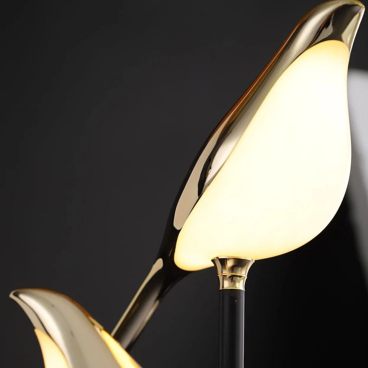 Perching Birds Sculptural Lamp