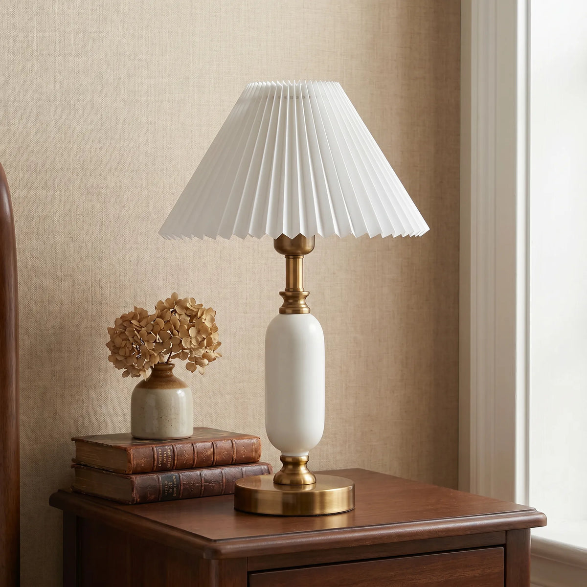 Retro Pleated Column Table Lamp