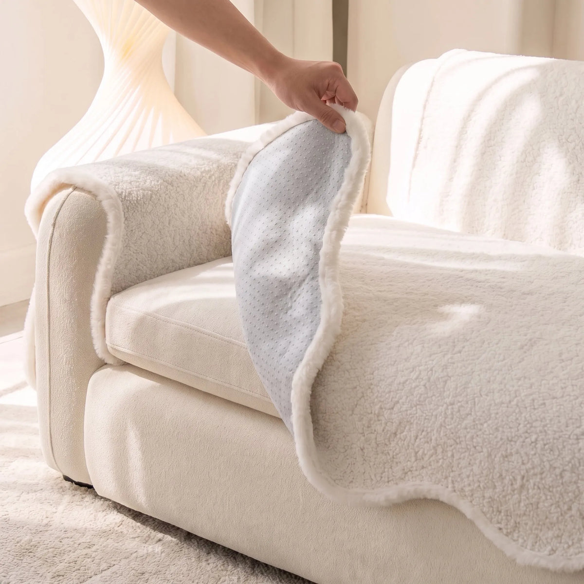 Scalloped Fleece Non-Slip Seat Cover