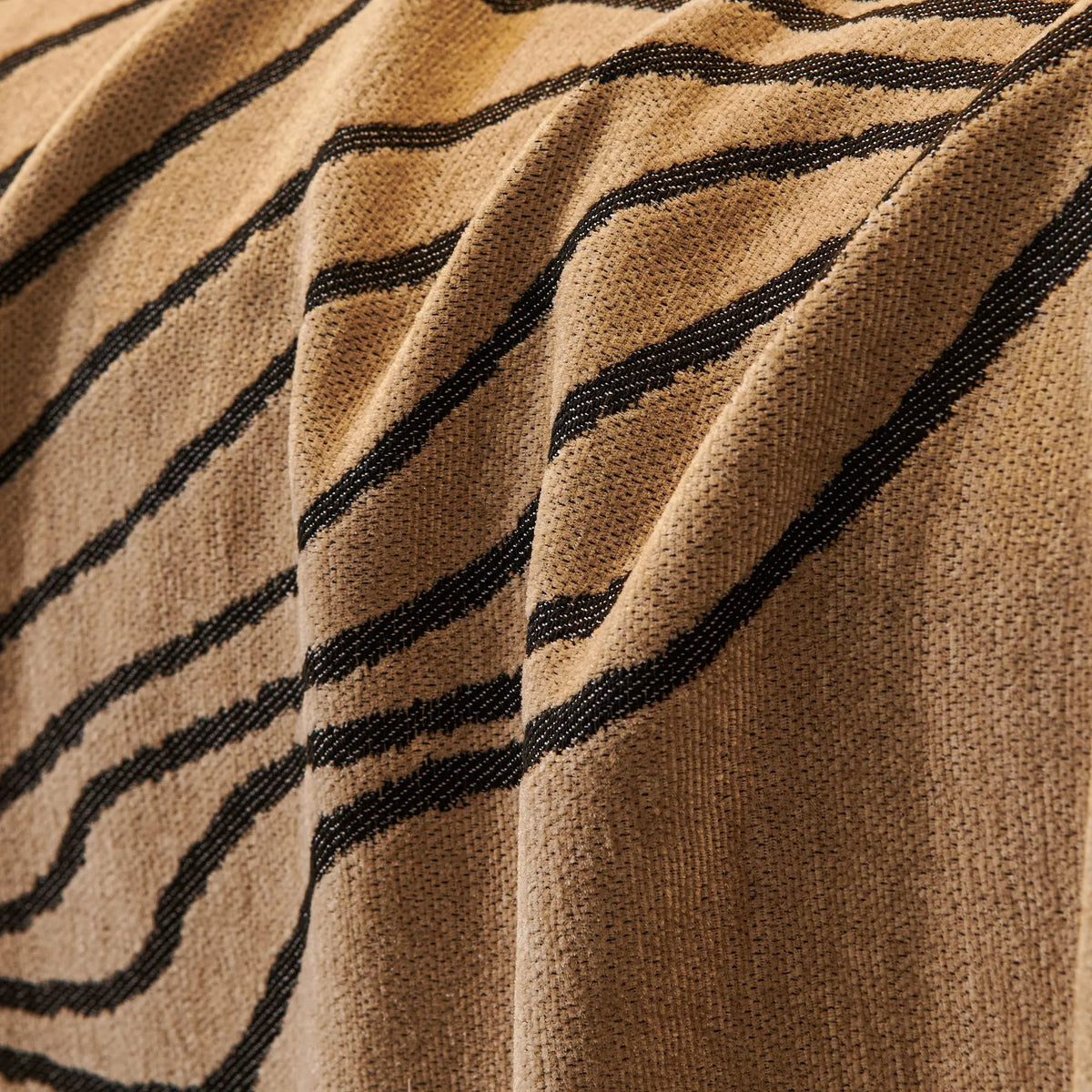 Wave Pattern Woven Sofa Throw